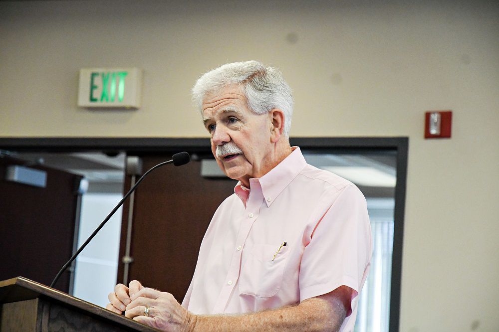 Dixon talking to Sheldon council